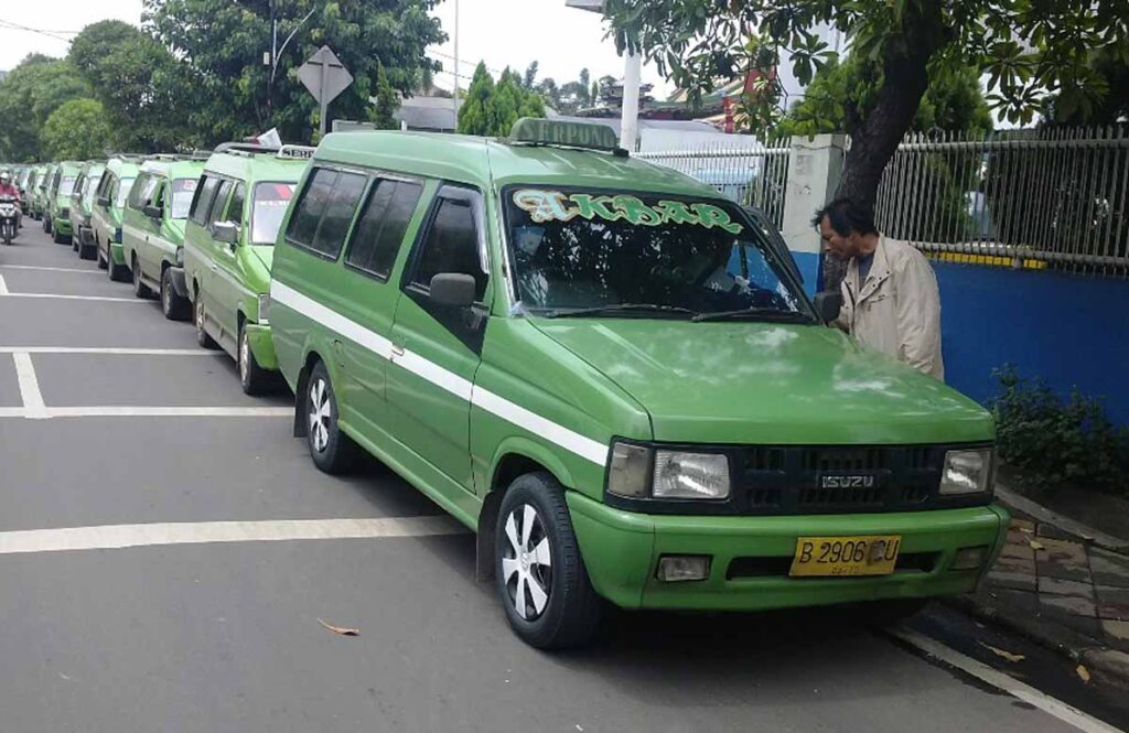 Angkutan Umum Rute Mikrolet Serpong Tangerang B07 Warna Hijau