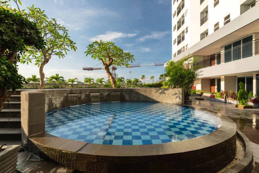 Fasilitas Jacuzzi Kolam Renang Anak Apartemen The Avenue Serpong BSD Dekat Rawa Buntu