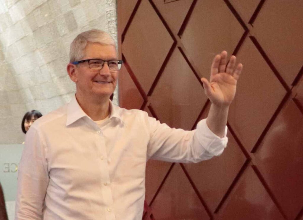 Tim Cook CEO Apple dalam Kunjungan Ke Apple Developer Academy